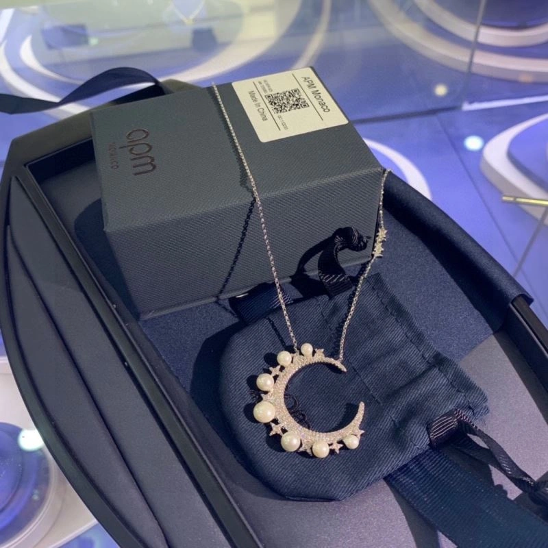 Apm Necklaces Youthful 215407