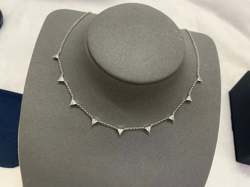Youthful Apm Necklaces 215405