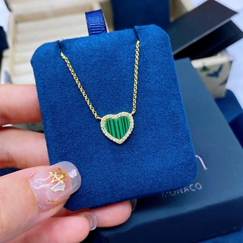 Apm Necklaces Attractive 215345