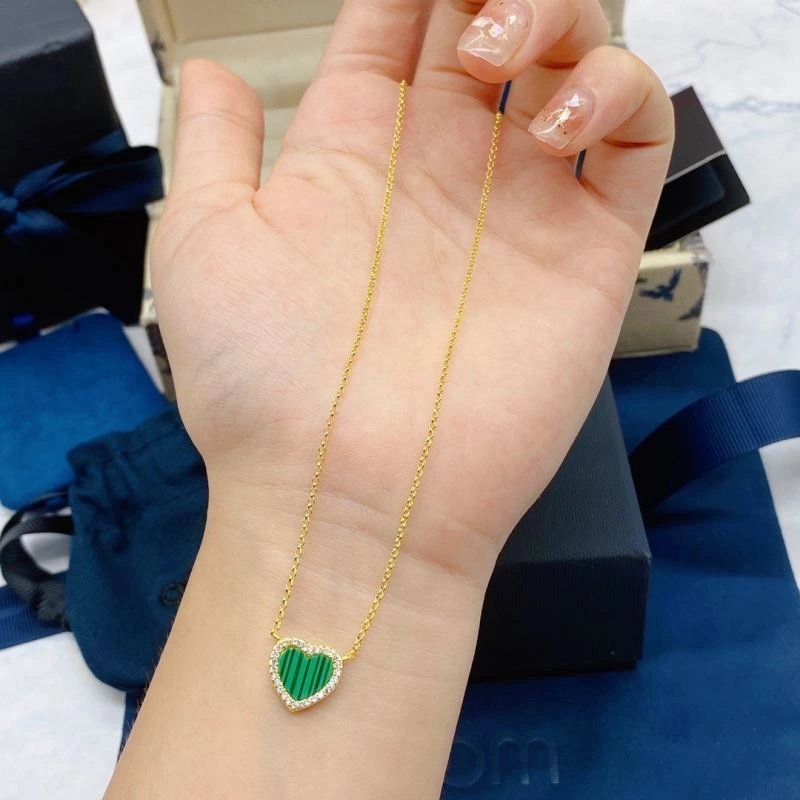 Apm Necklaces Attractive 215345