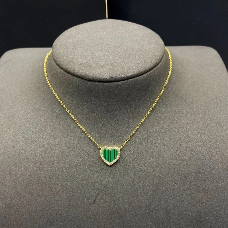 Apm Necklaces Attractive 215345