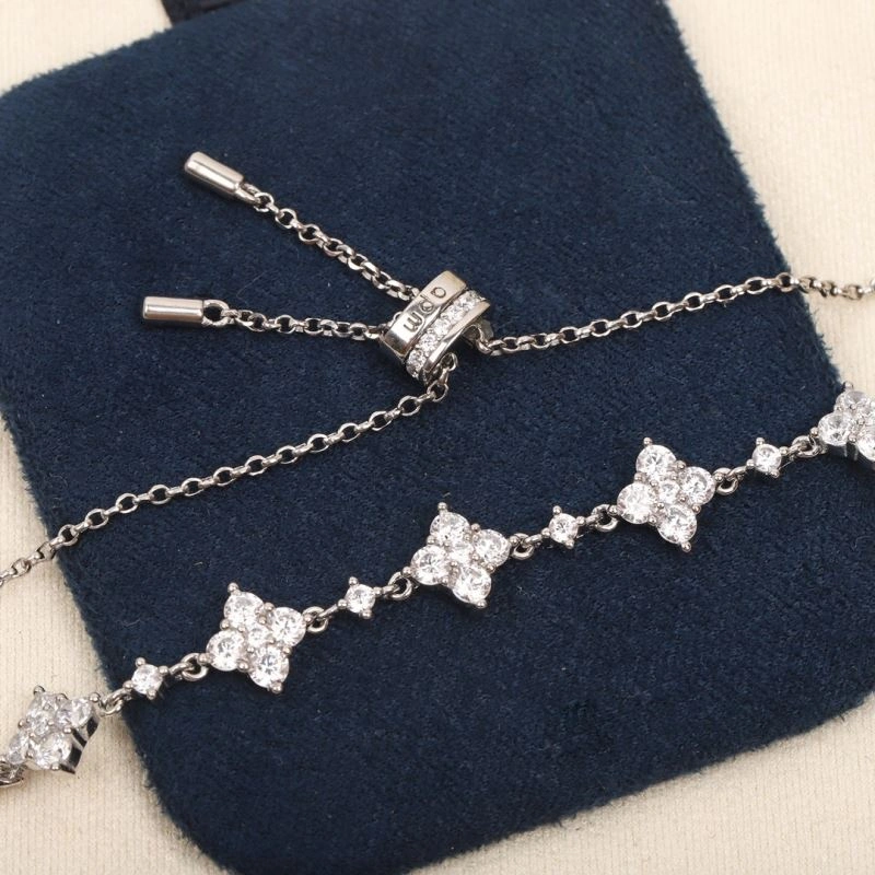 BestValue Apm Necklaces 215347