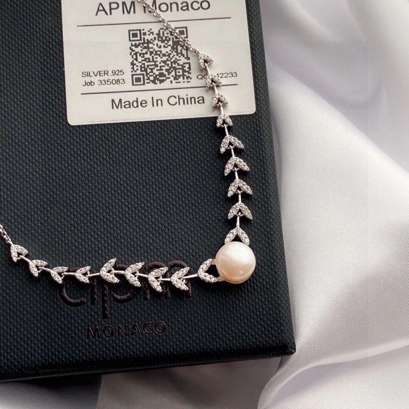 Apm Necklaces Sleek 215192