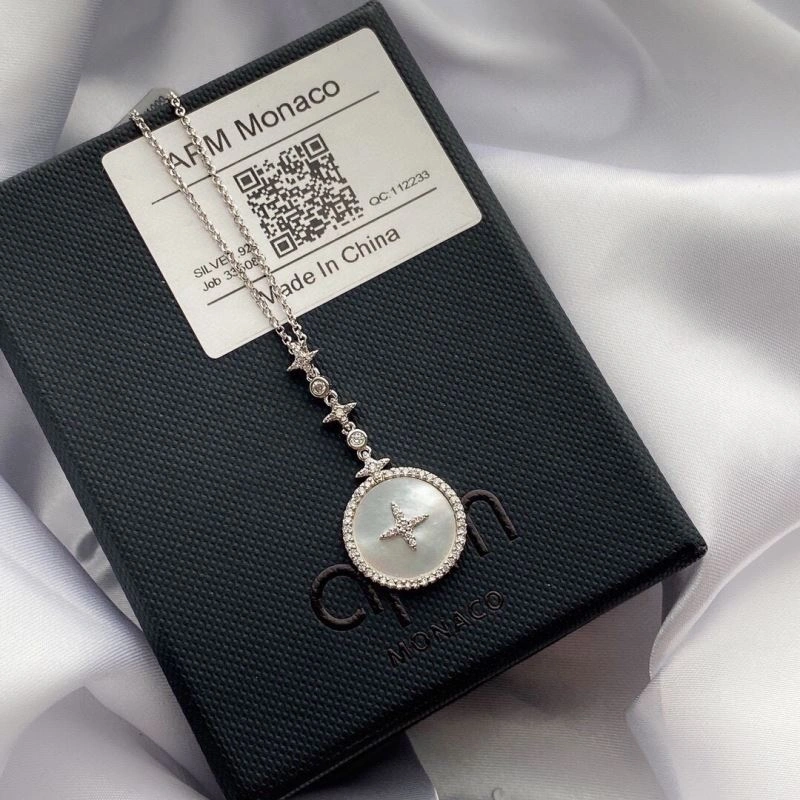 Snug Apm Necklaces 215187