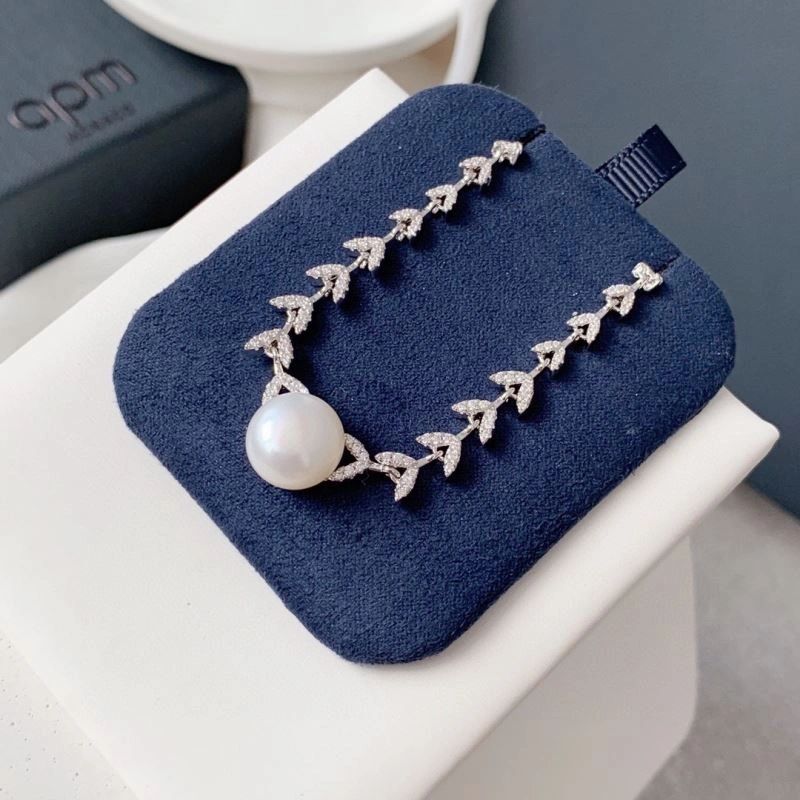 Apm Necklaces TopPick 215167