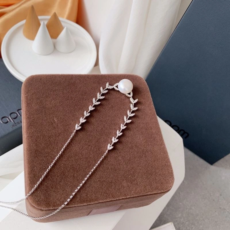 Apm Necklaces TopPick 215167