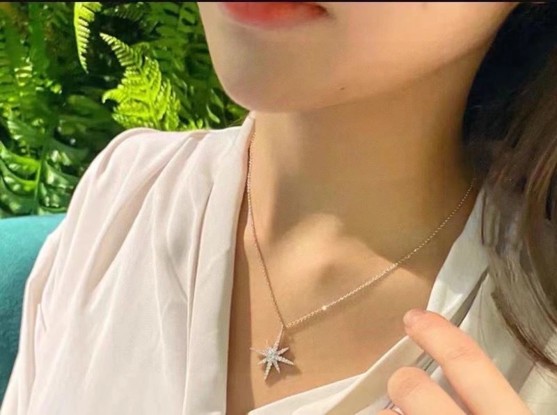 Fashionable Apm Necklaces 215155
