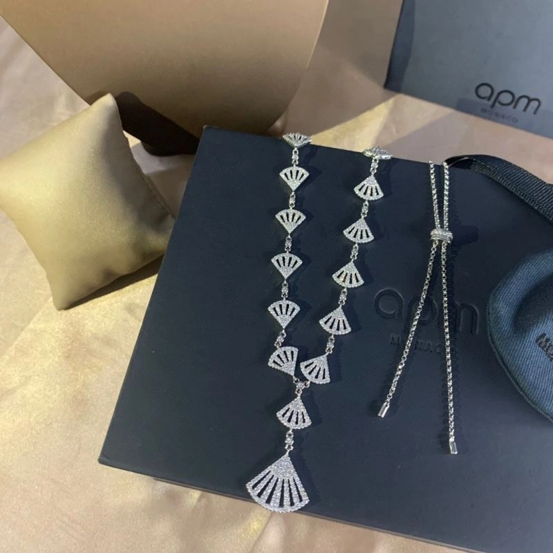 Neat Apm Necklaces 215218