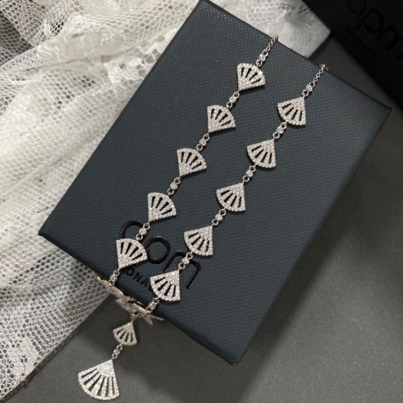 Neat Apm Necklaces 215218