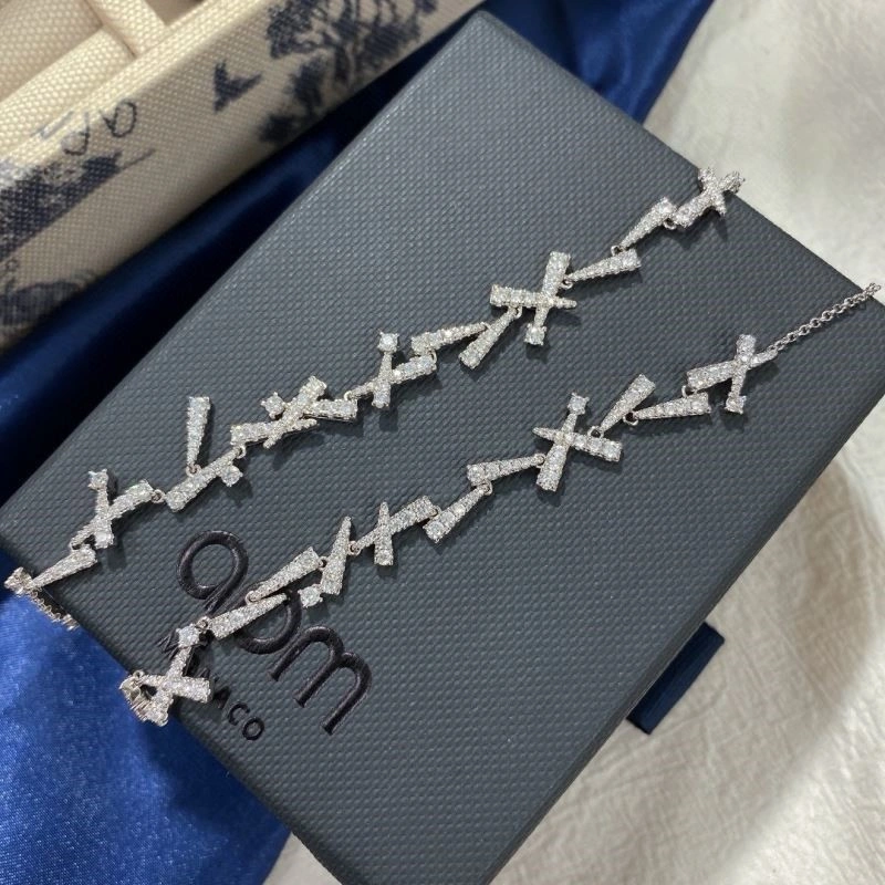 Apm Necklaces MoistureWicking 214982