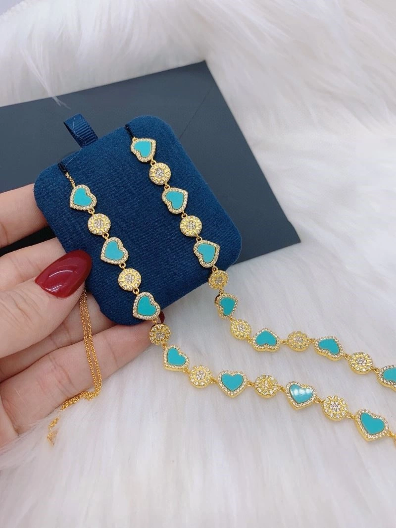 Lightweight Apm Necklaces 214956