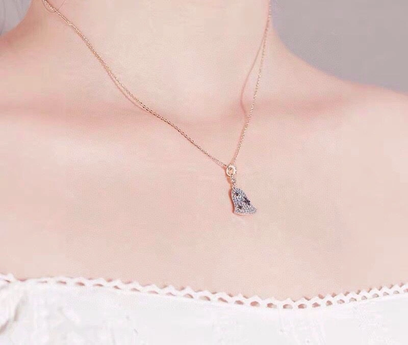 Apm Necklaces MoistureWicking 214856