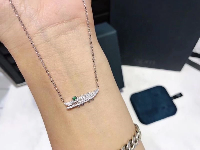 Comfortable Apm Necklaces 214855