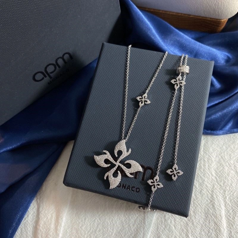 Apm Necklaces Lightweight 214747