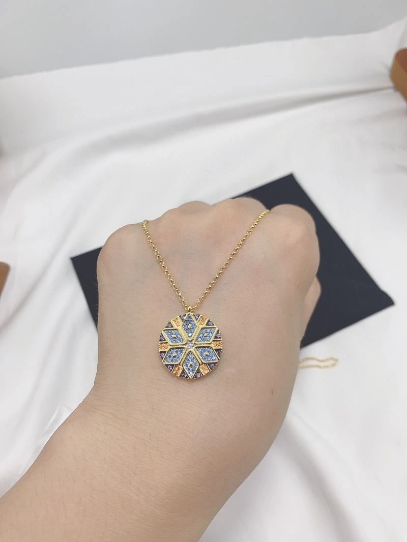 Apm Necklaces Tailored 214755