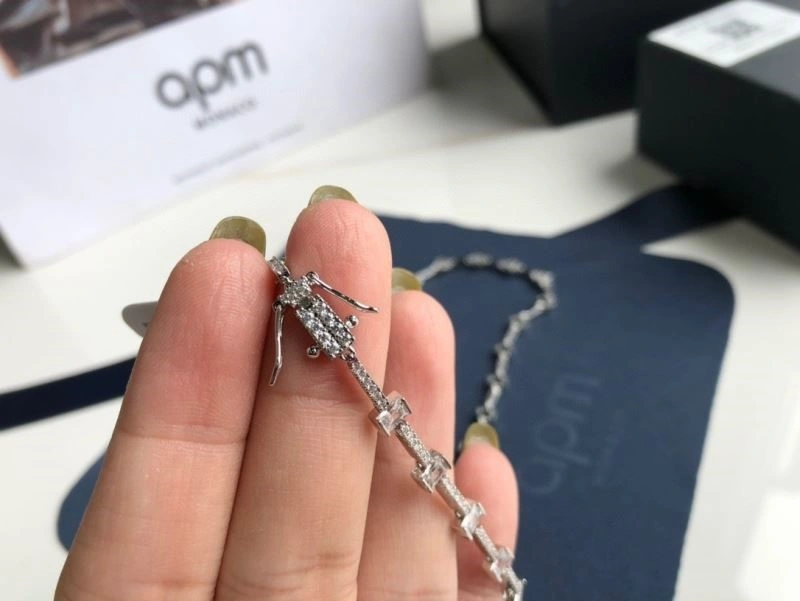 Apm Necklaces Sleek 214753