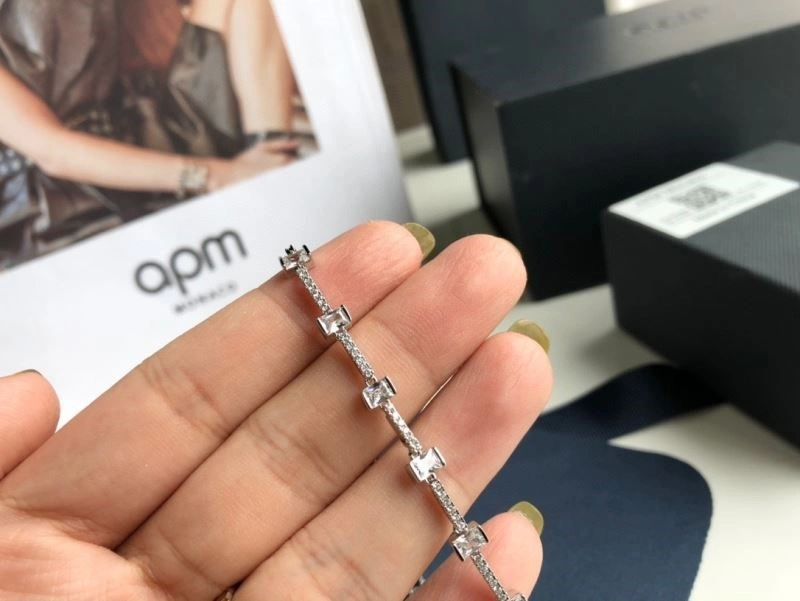 Apm Necklaces Sleek 214753
