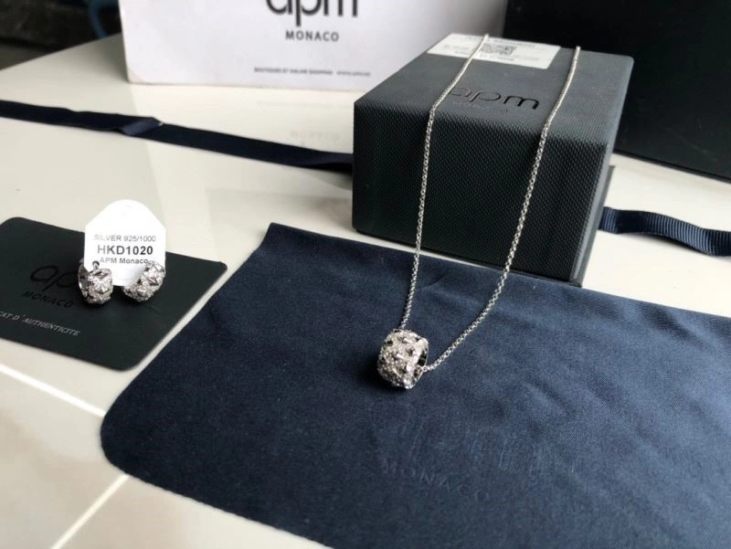 Apm Necklaces Sophisticated 214749