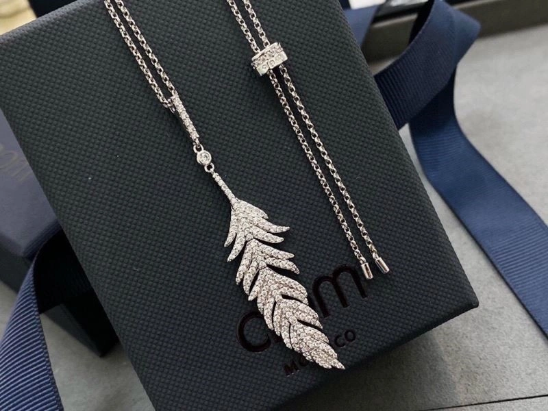 Supportive Apm Necklaces 214765