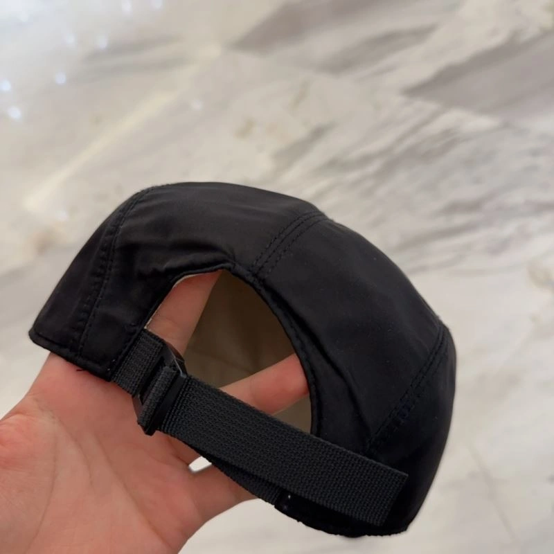 Bright Arcteryx Caps 260925