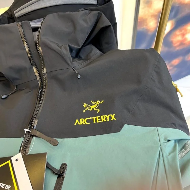 Soft Arcteryx Outwear 163341