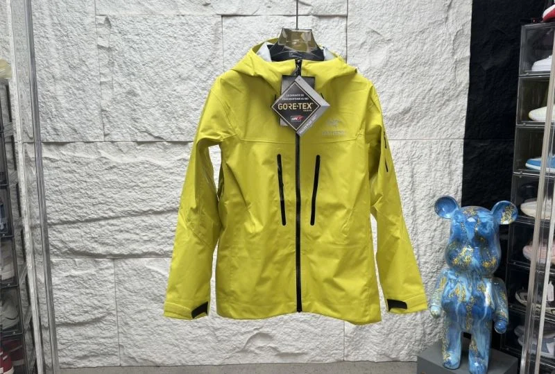 Soft Arcteryx Outwear 163348