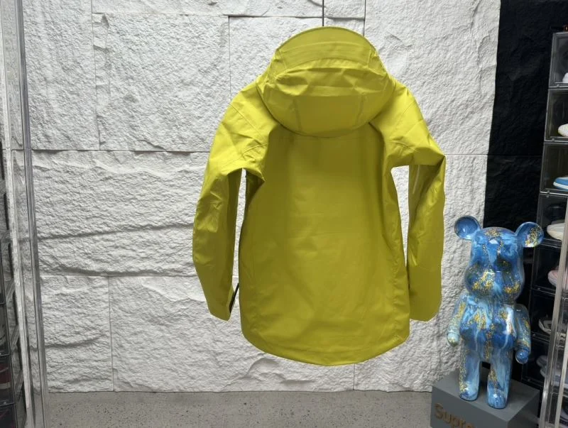 Soft Arcteryx Outwear 163348