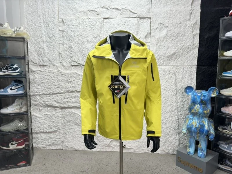 Soft Arcteryx Outwear 163348