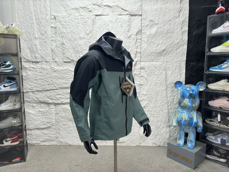 Arcteryx Outwear EasyMatch 163337