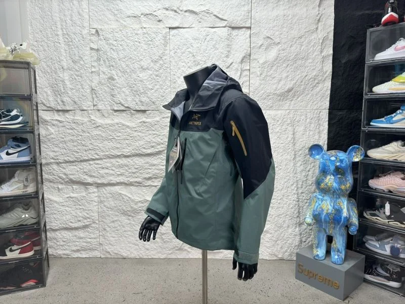 Arcteryx Outwear EasyMatch 163337