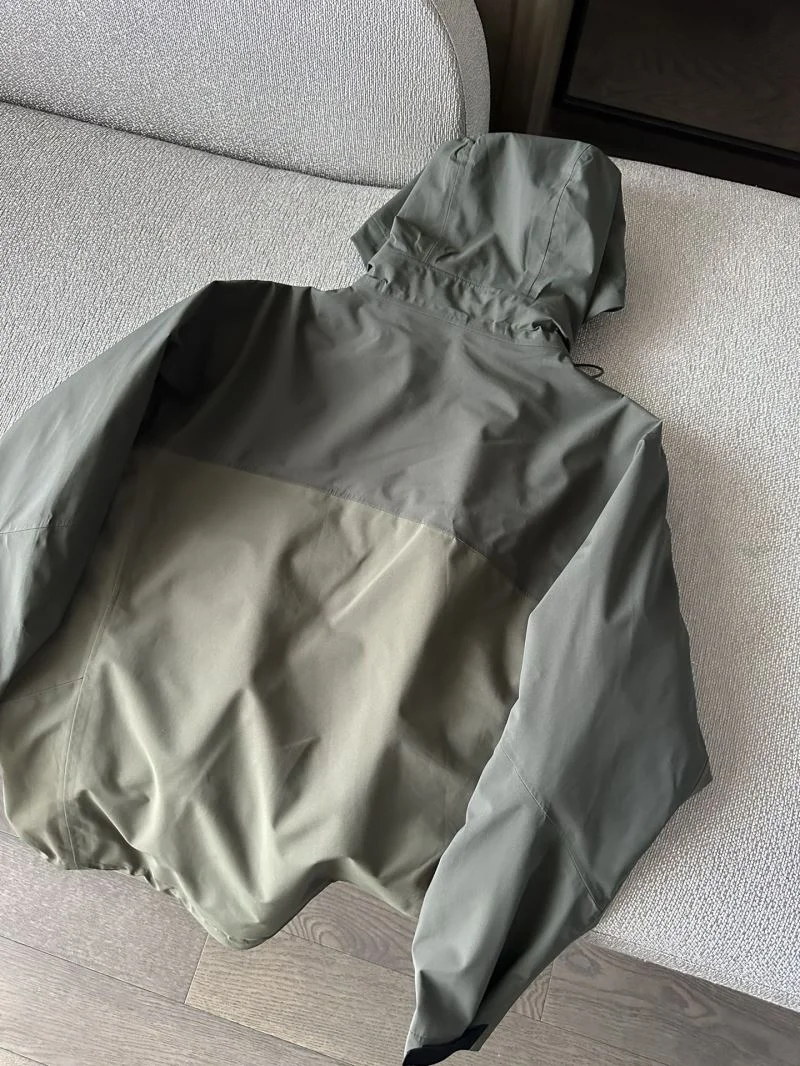 Arcteryx Outwear Minimalist 163338