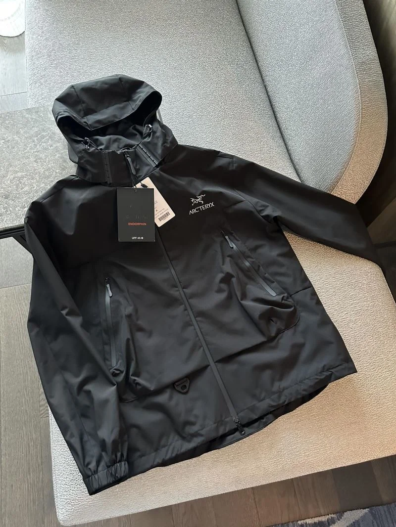 TechFriendly Arcteryx Outwear 163342