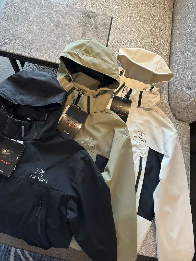 TechFriendly Arcteryx Outwear 163342