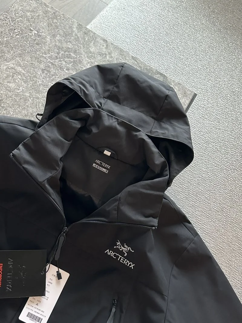 TechFriendly Arcteryx Outwear 163342