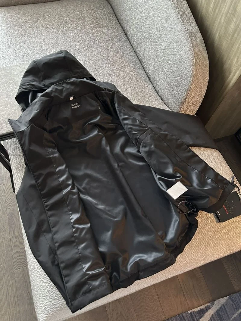 TechFriendly Arcteryx Outwear 163342