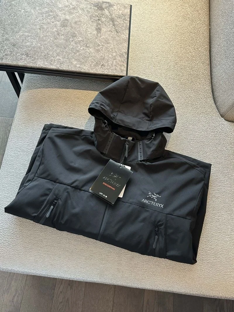 TechFriendly Arcteryx Outwear 163342