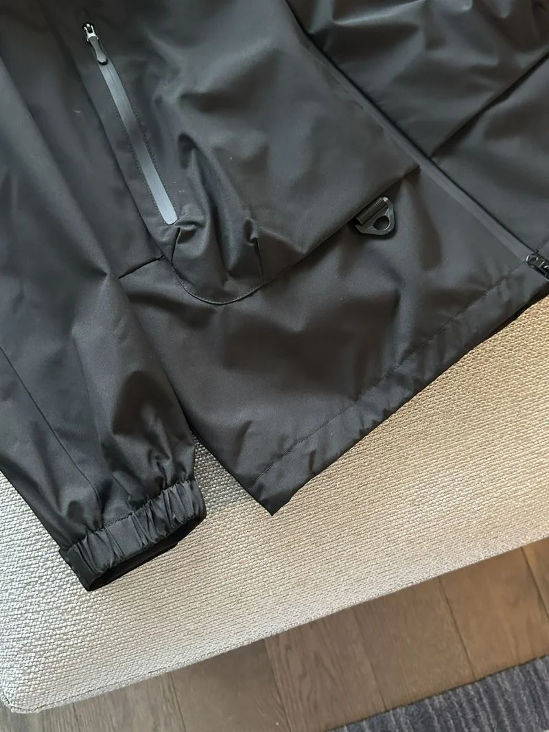 TechFriendly Arcteryx Outwear 163342
