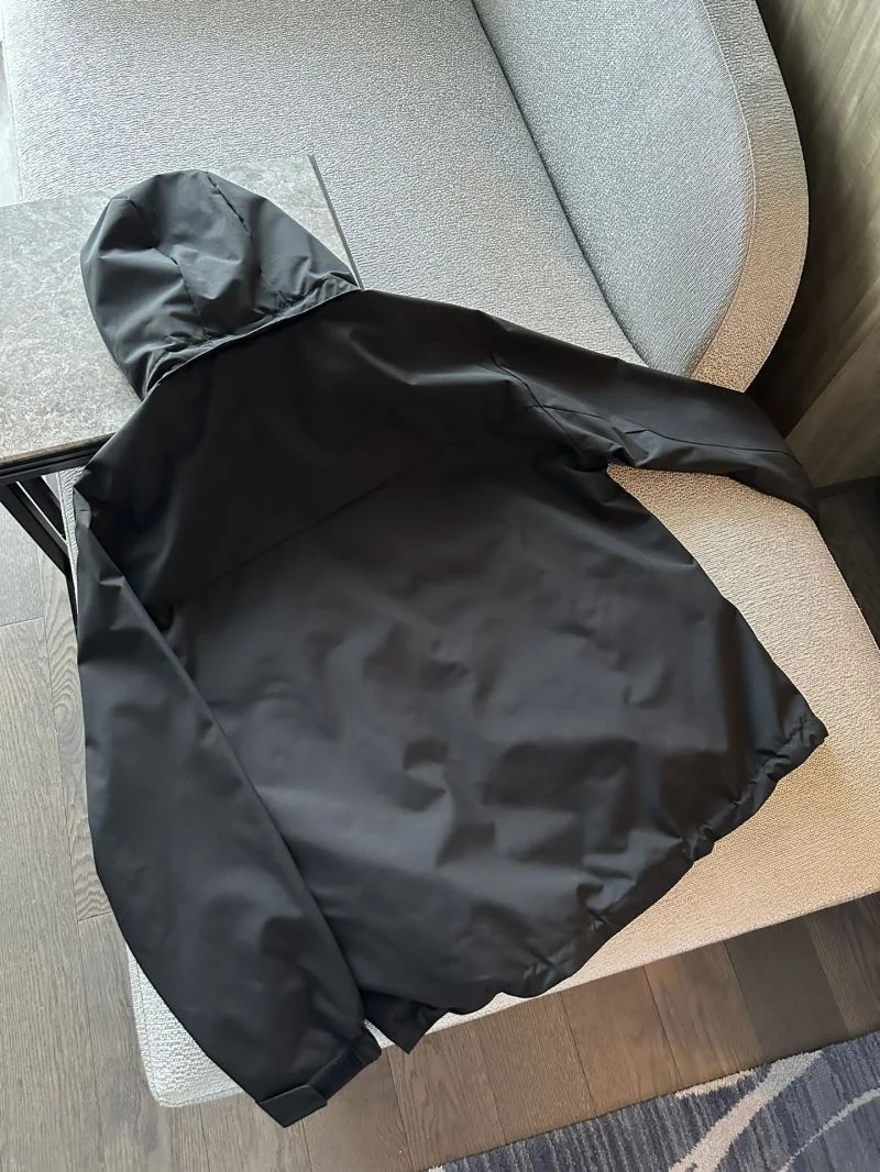 TechFriendly Arcteryx Outwear 163342