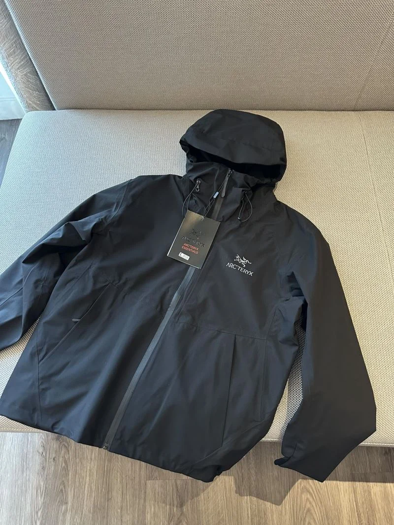 Lightweight Arcteryx Outwear 163327