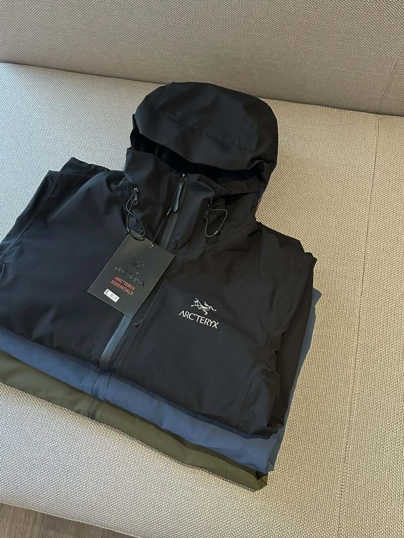 Lightweight Arcteryx Outwear 163327