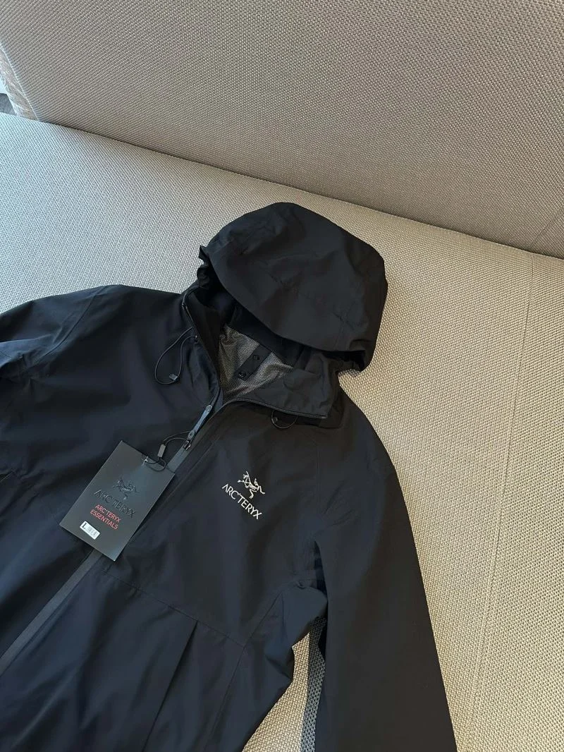Lightweight Arcteryx Outwear 163327