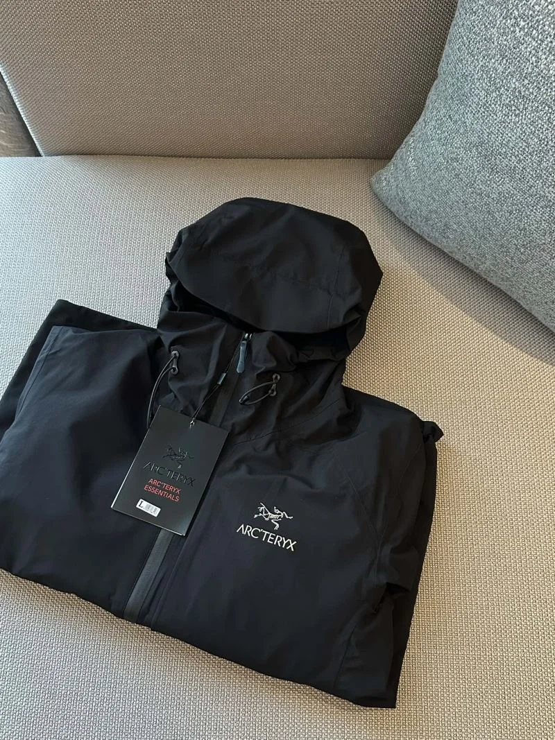 Lightweight Arcteryx Outwear 163327
