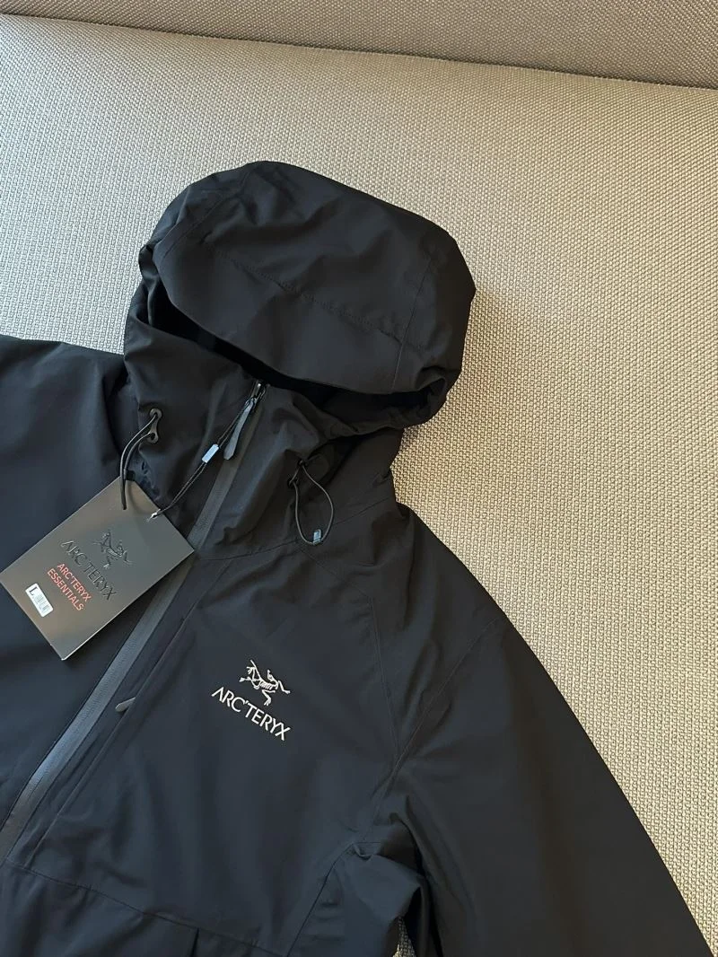 Lightweight Arcteryx Outwear 163327