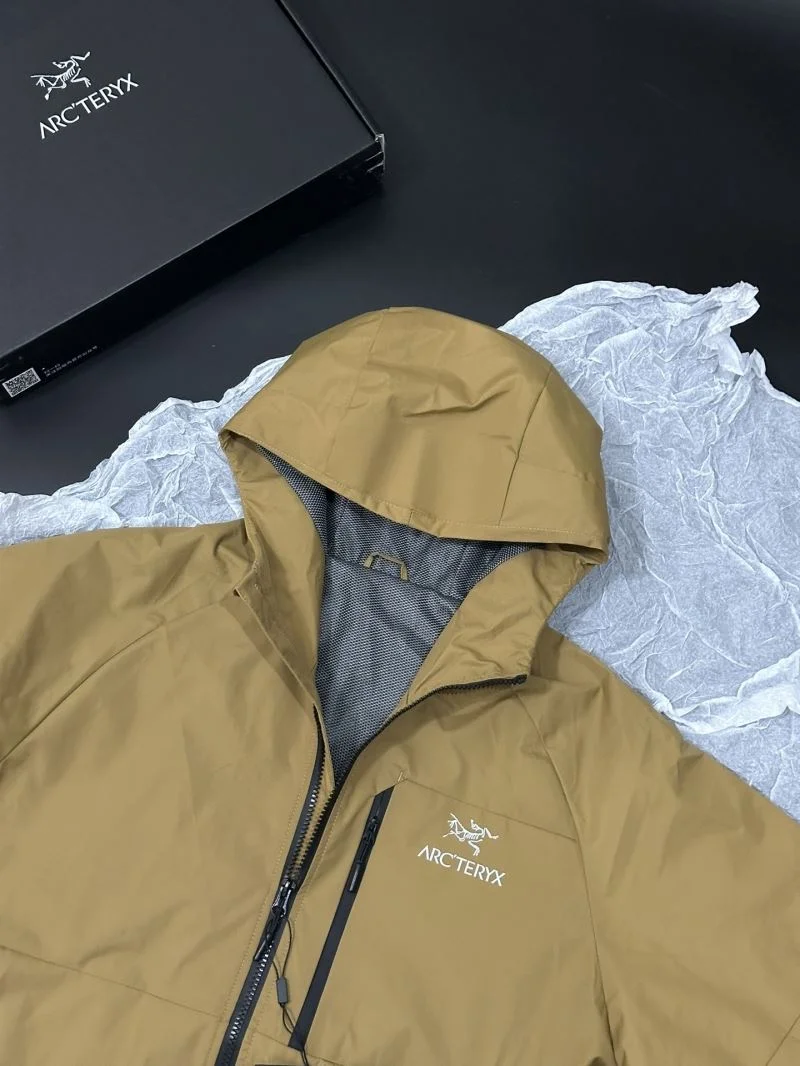 Arcteryx Outwear Breathable 163332