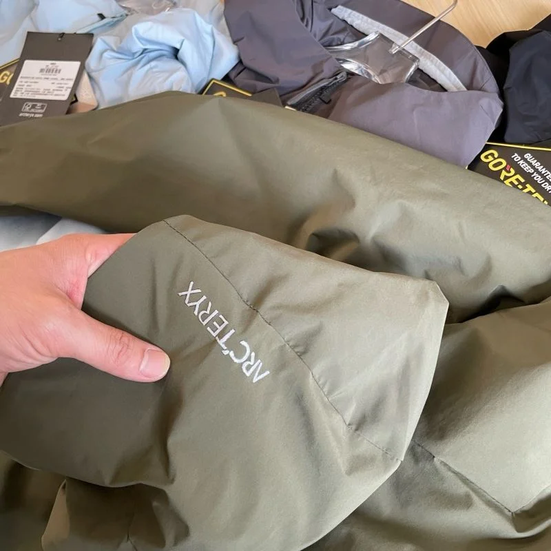 Arcteryx Outwear Breathable 163321