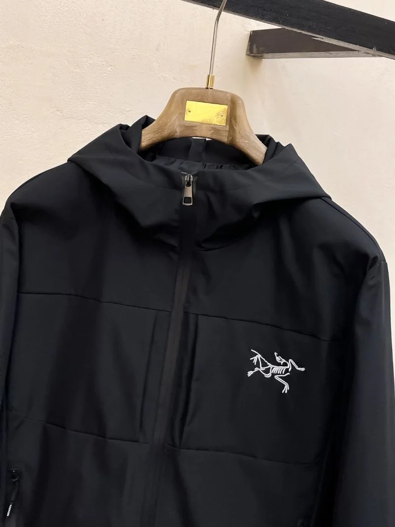 Minimalist Arcteryx Outwear 163351