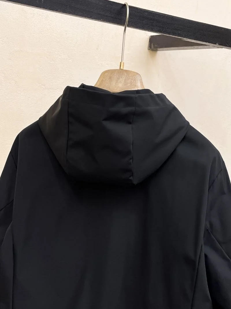 Minimalist Arcteryx Outwear 163351
