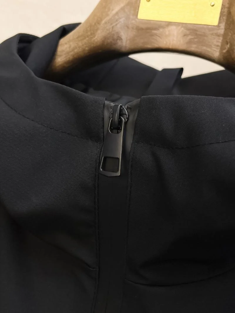 Minimalist Arcteryx Outwear 163351