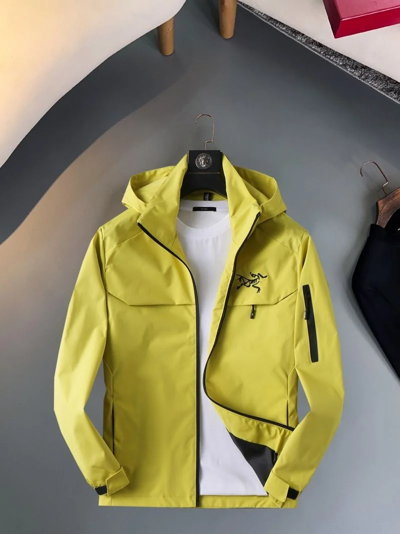 Arcteryx Outwear ModernLook 163305