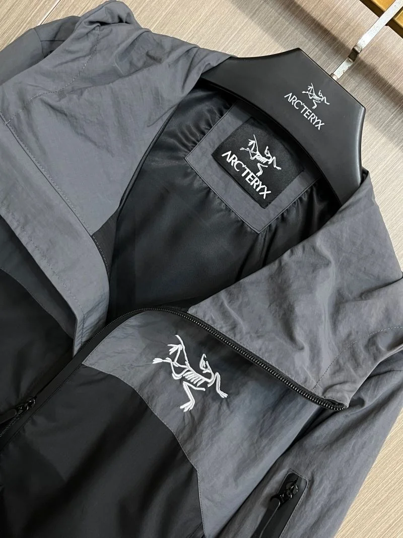 Compact Arcteryx Outwear 163307